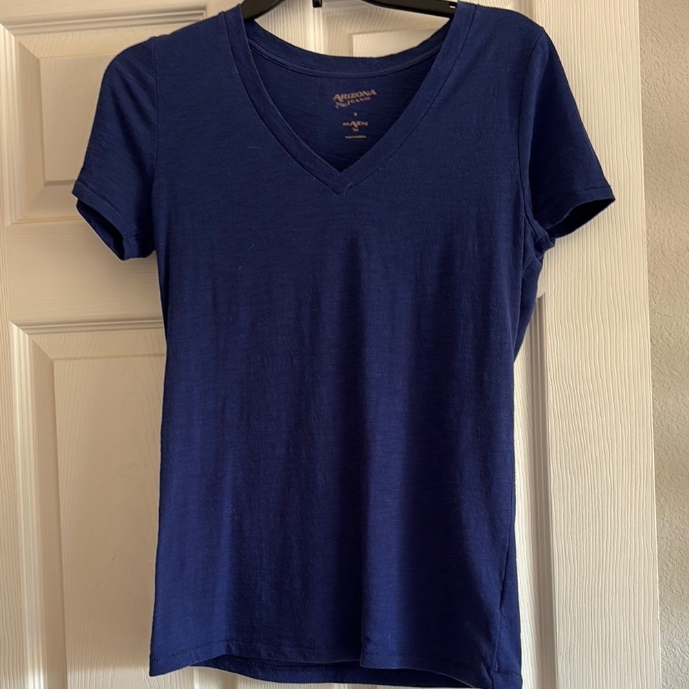 Arizona Jean Company Blue Fitted Short Sleeve Tee
